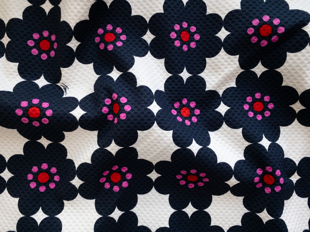 LA Designer Deadstock ā Cotton/Spandex Stretch Jacquard ā Retro Floral
