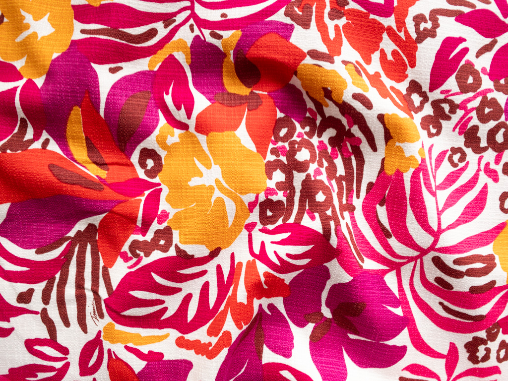 LA Designer Deadstock ā Cotton/Spandex Stretch Barkcloth ā Floral Cheetah