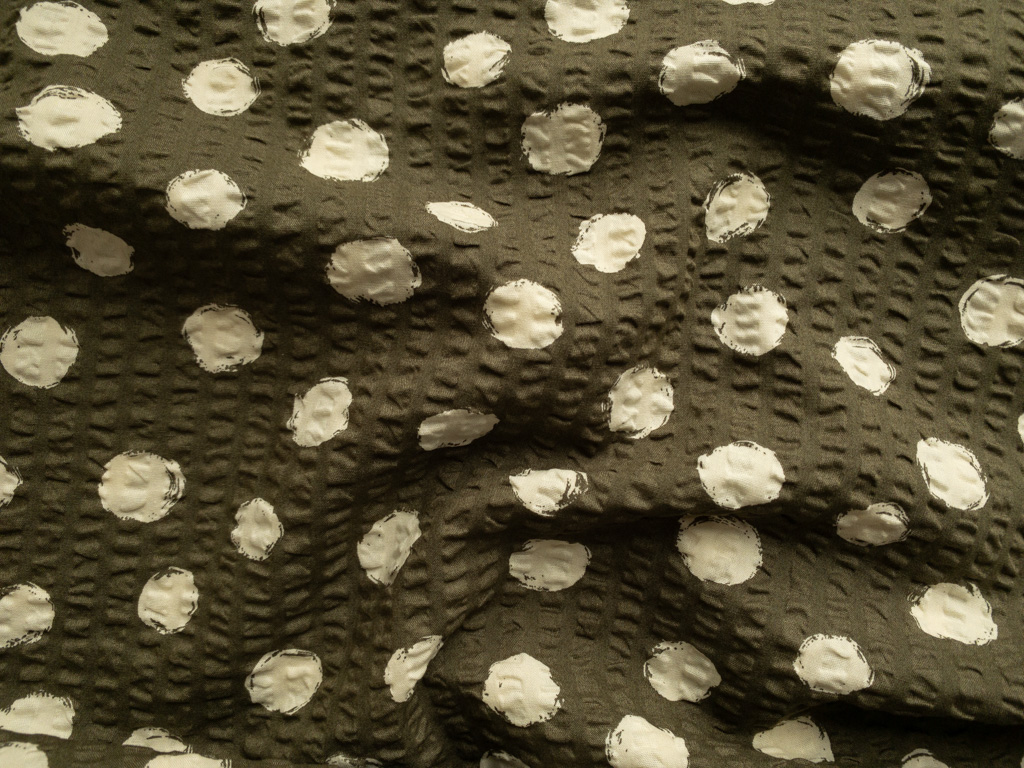 Japanese Cotton Seersucker – Polka Dots – Olive/Cream