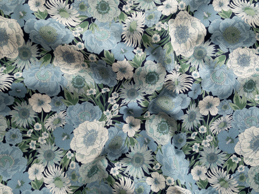Japanese Cotton Sheeting – Peony Bouquet – Aqua/Navy