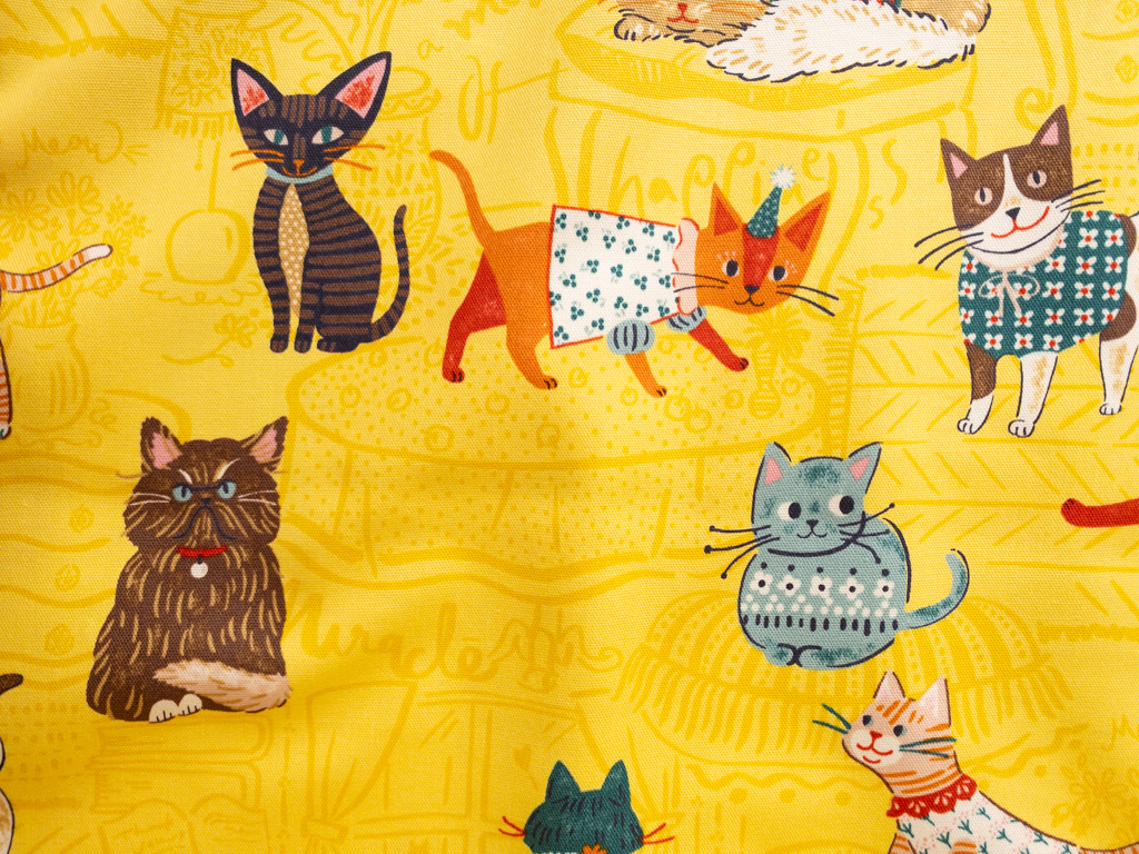 Japanese Cotton Oxford – Cats in Sweaters – Yellow
