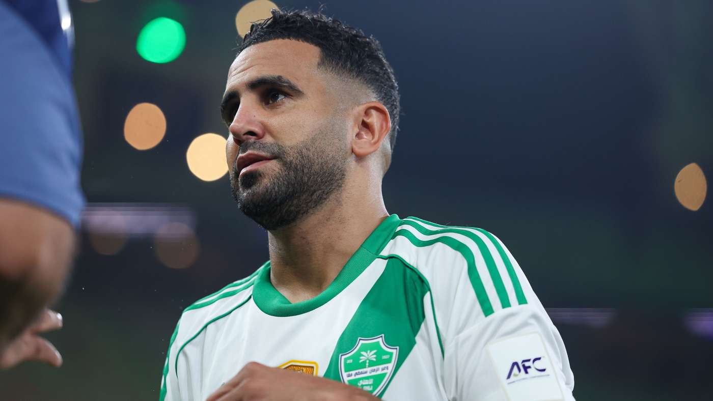 Riyad Mahrez con Al Ahli durante la ACL Elite, ausente por AFCON en Marruecos