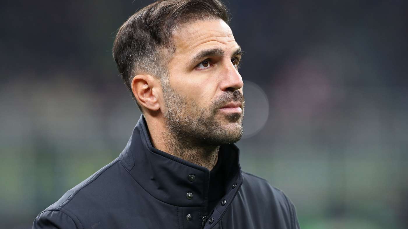 Cesc Fàbregas dirigiendo al Como en la Serie A