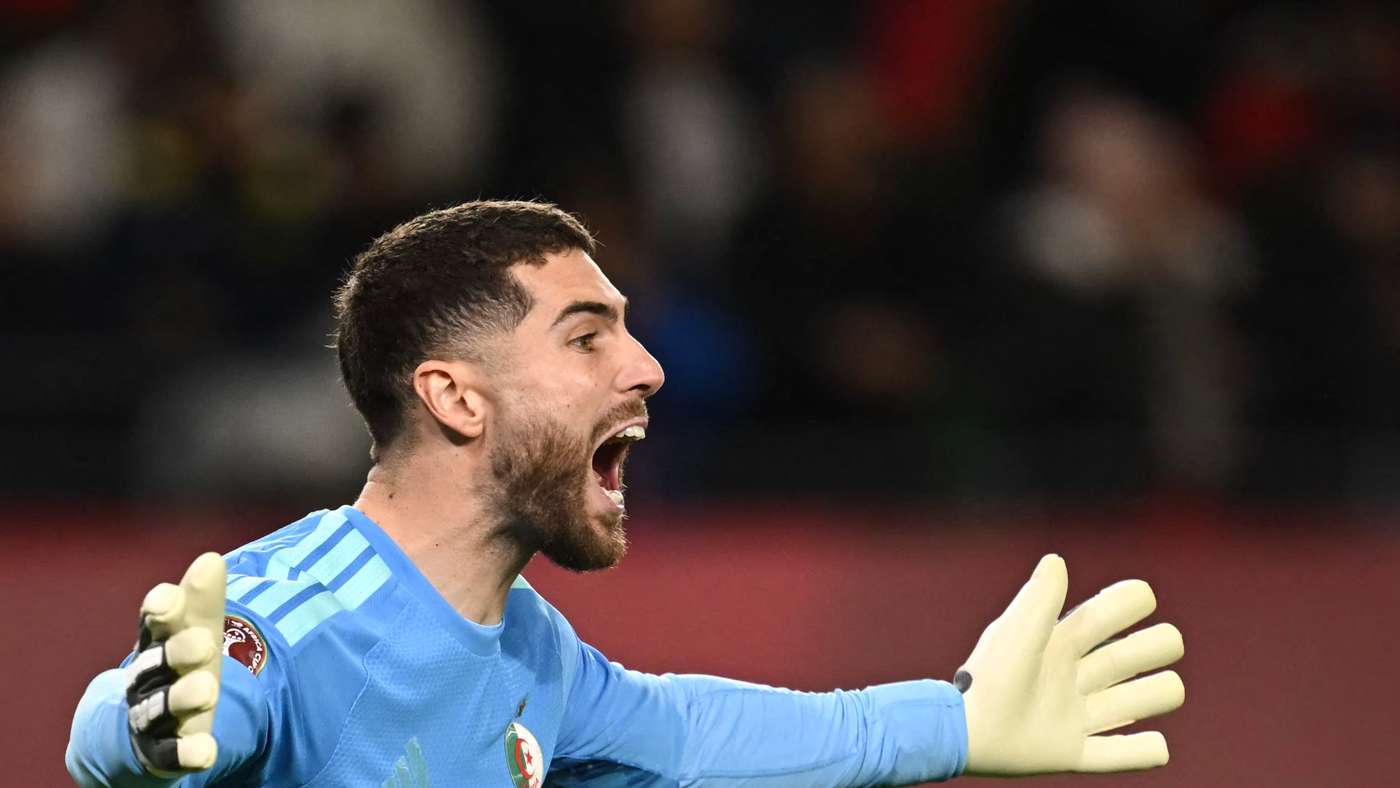 Luka Zidán y la familia de Zidane en la grada durante el partido de Argelia