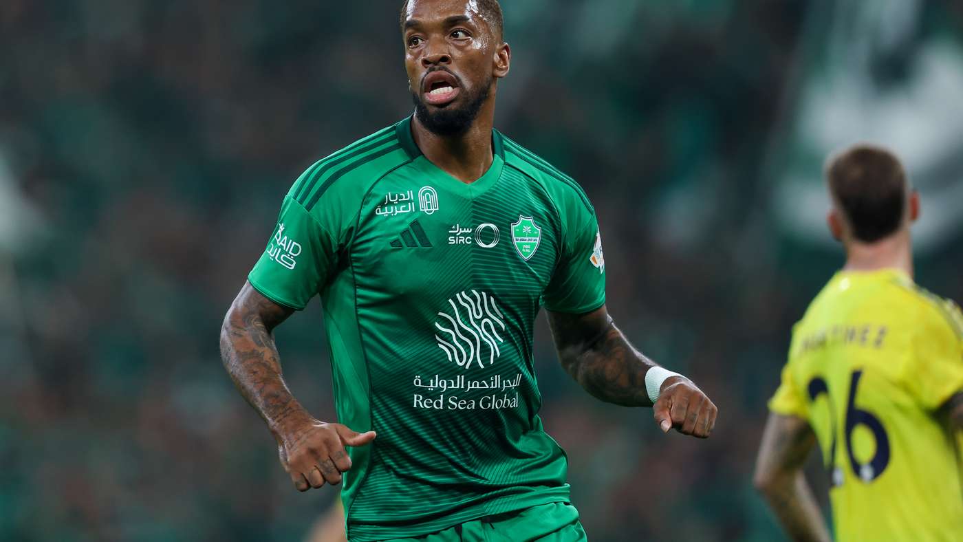 Iván Toni lidera Al Ahli en el Clásico de la Saudi Pro League con doblete y asistencia.