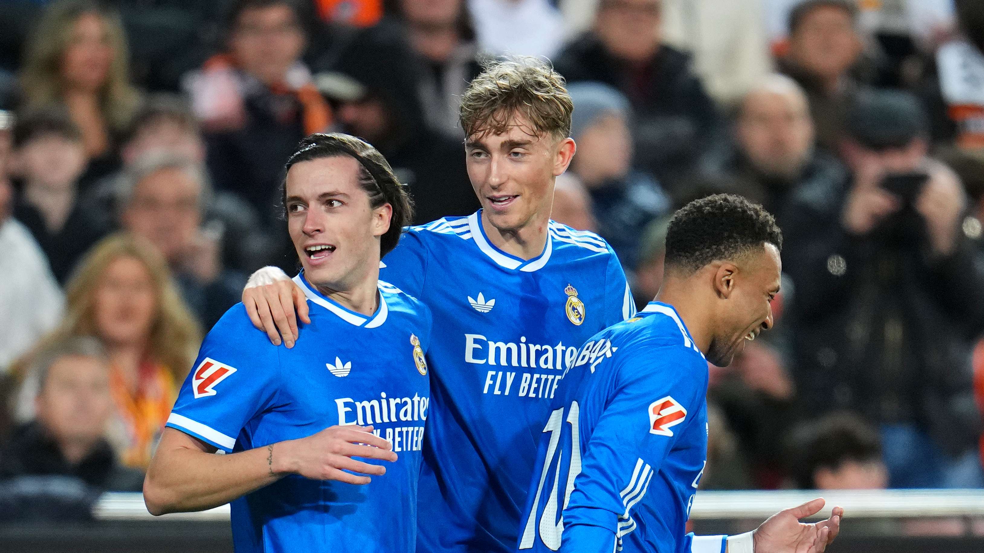 Álvaro Carreras sorprende a Valencia: un gol que escribe historia en La Liga