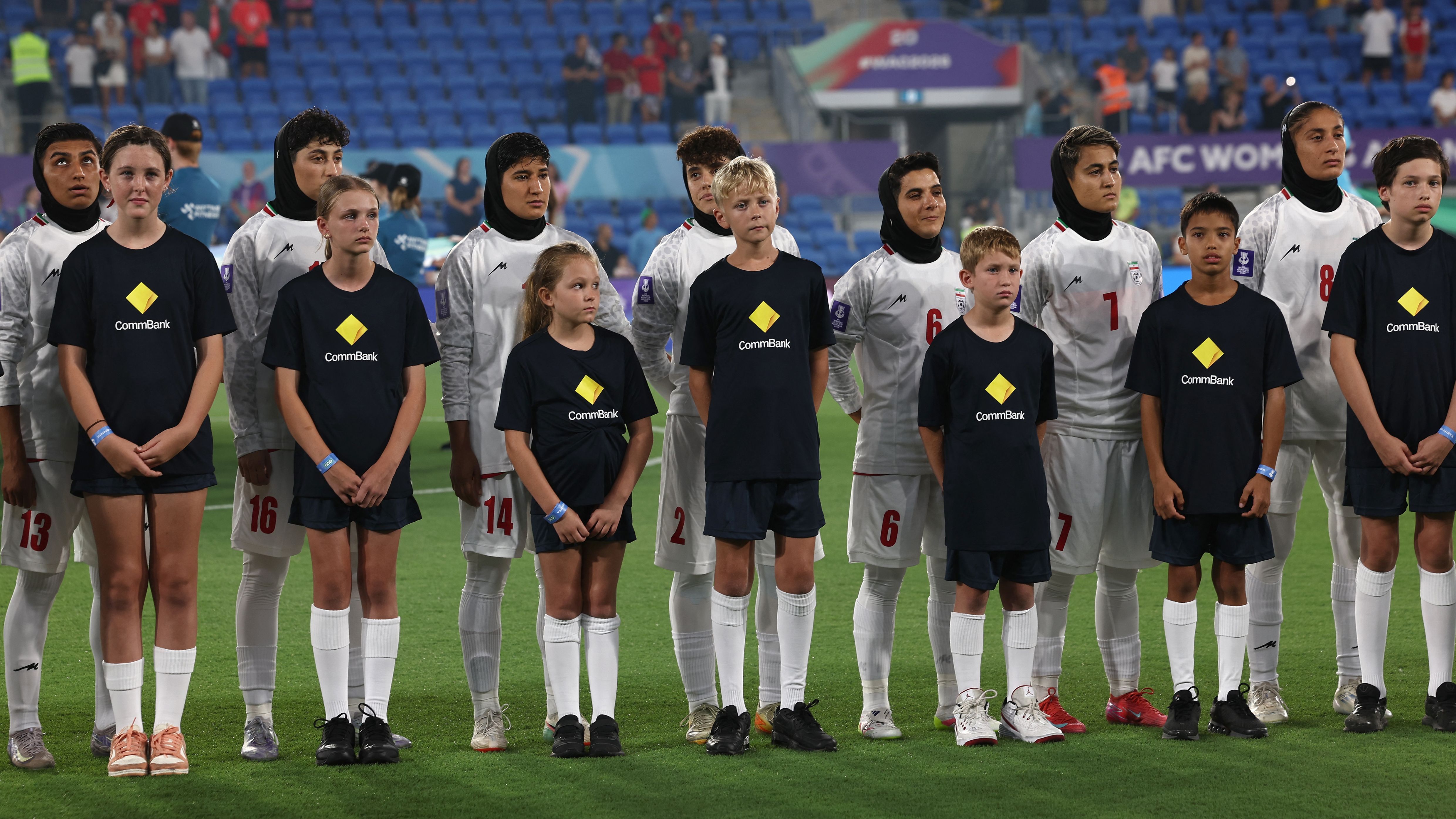 Jugadoras iraníes de fútbol femenino en Australia durante la Copa Asia