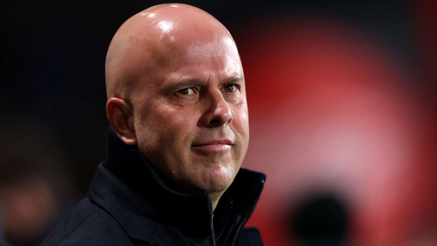 Neville frappe Slot: Liverpool n’est pas en saison de transition malgré le raz-de-marée des transferts