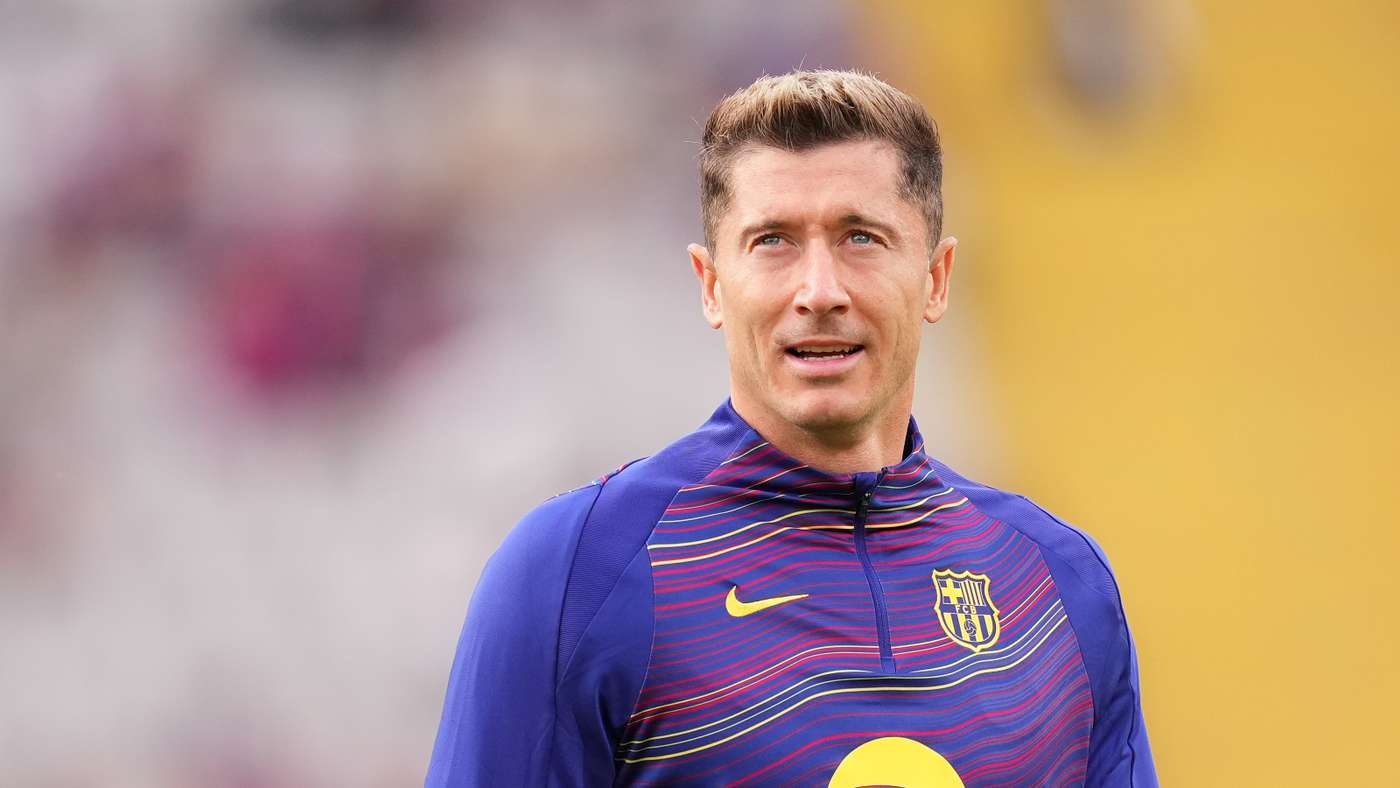 Robert Lewandowski in azione con la maglia del Barcellona