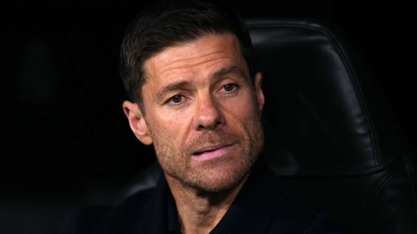 tifosi Barcellona insultano Xabi Alonso al Camp Nou