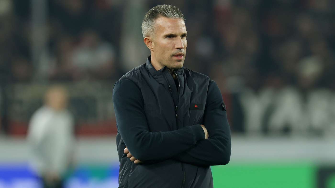 Robin van Persie contro i tifosi di Feyenoord dopo l’eliminazione dalla Coppa dei Paesi Bassi