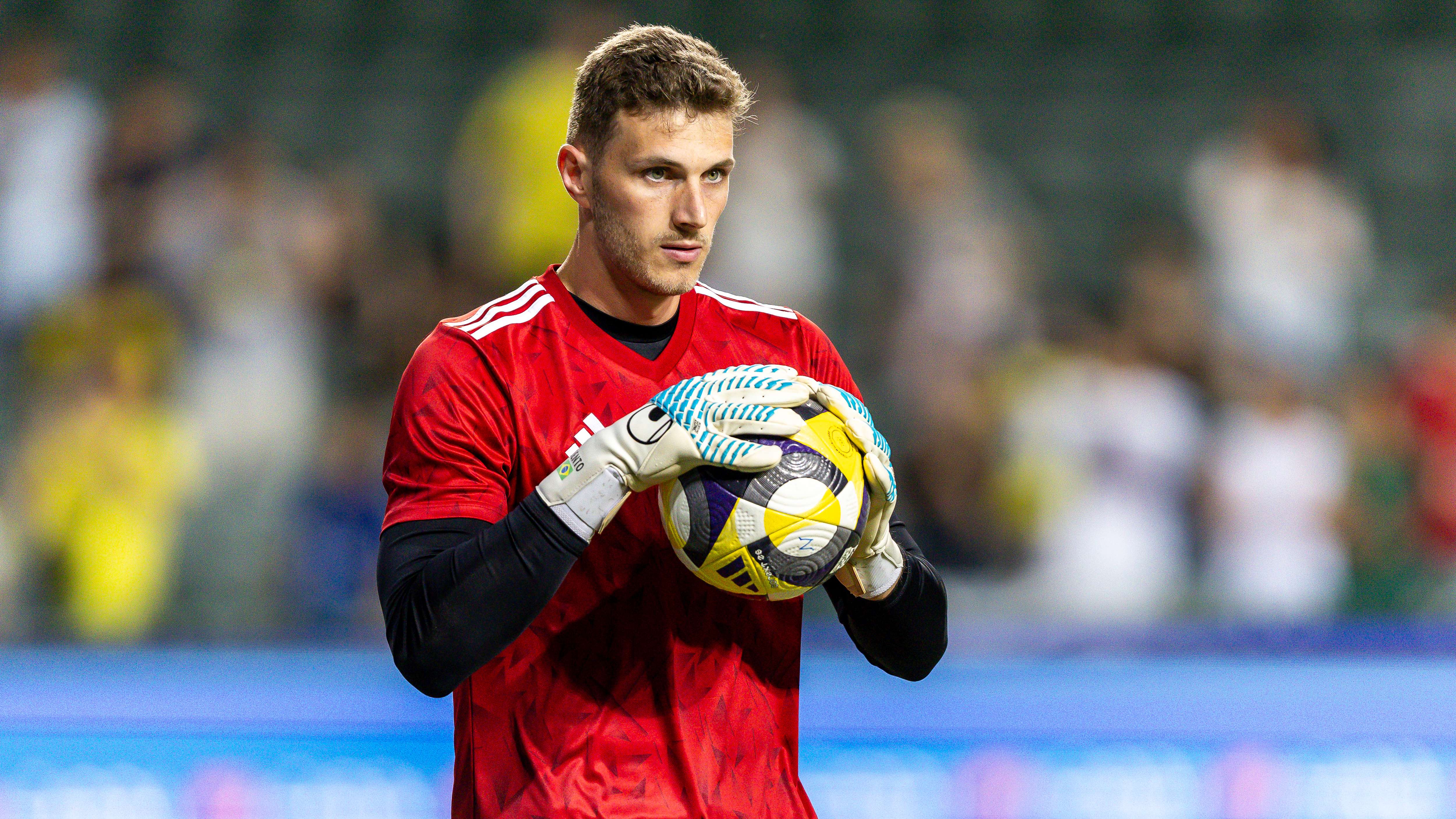 Mercato in stallo: Bento resta all’Al-Nassr nonostante l’interesse del Genoa