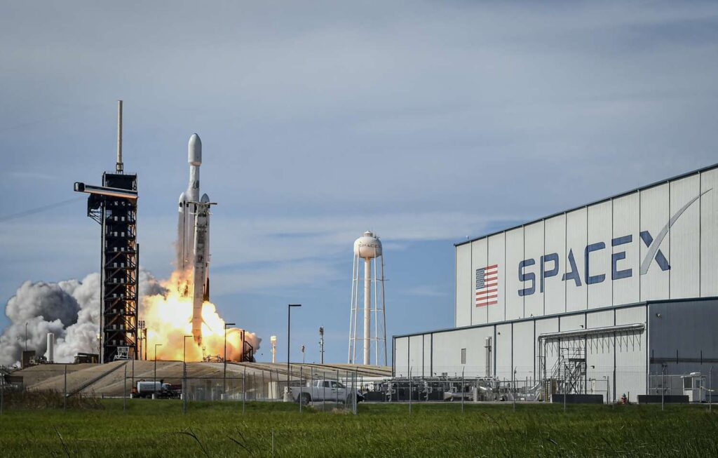 IPO SpaceX Terbesar Sepanjang Sejarah dengan Valuasi US$1,75 Triliun, Elon Musk Berpotensi Jadi Triliuner!