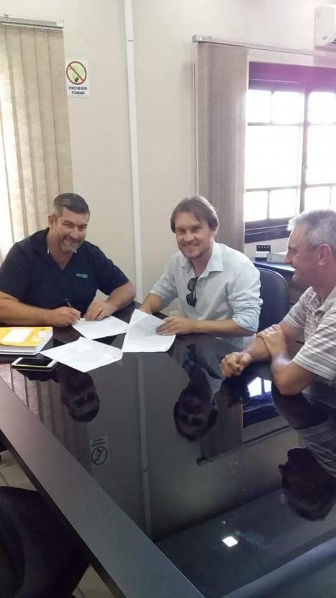 Assinatura de contrato para execução do PPCI