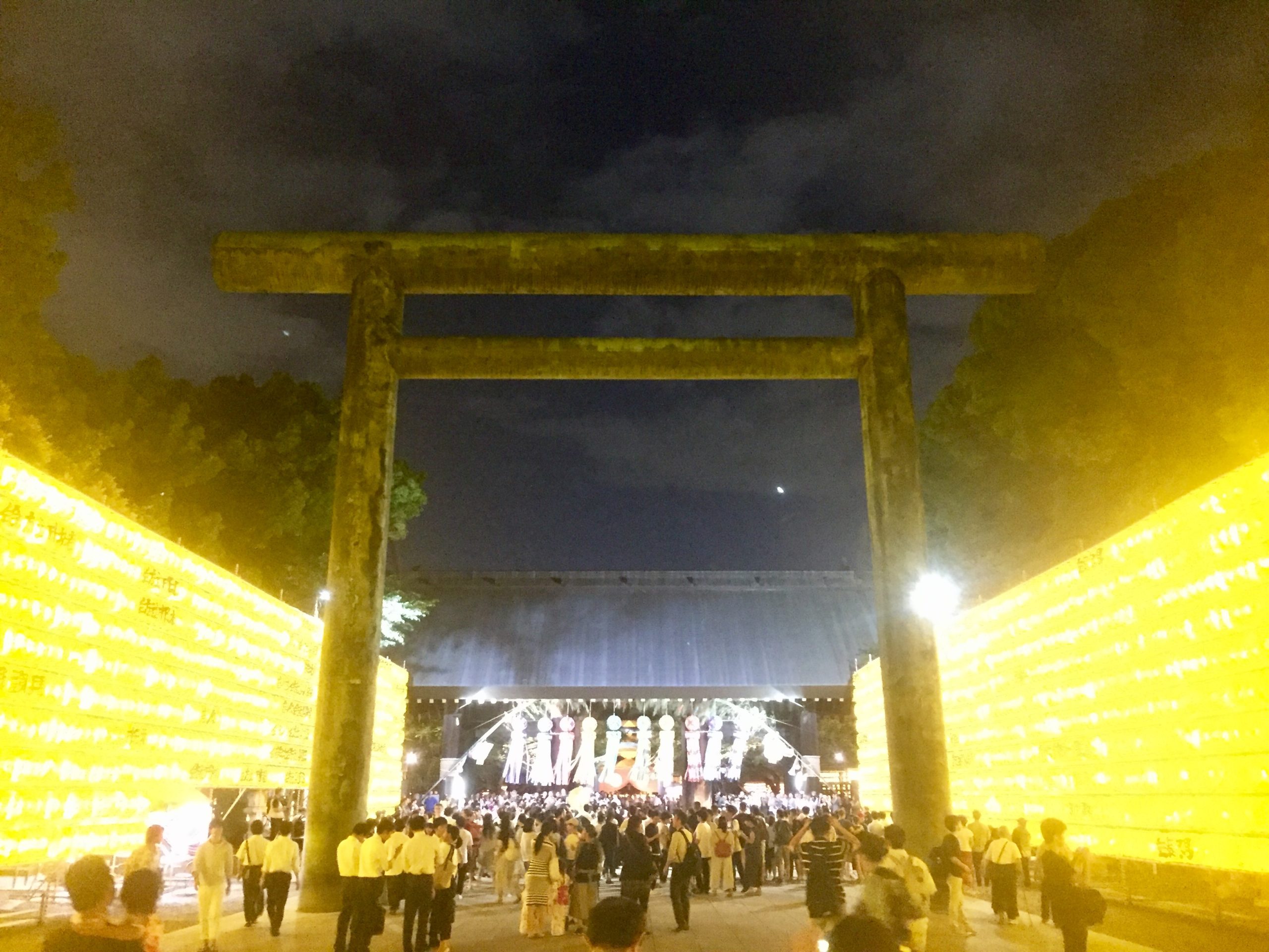 今年も３万個の提灯で幻想的な靖国神社のみたま祭り オマツリジャパン 毎日 祭日