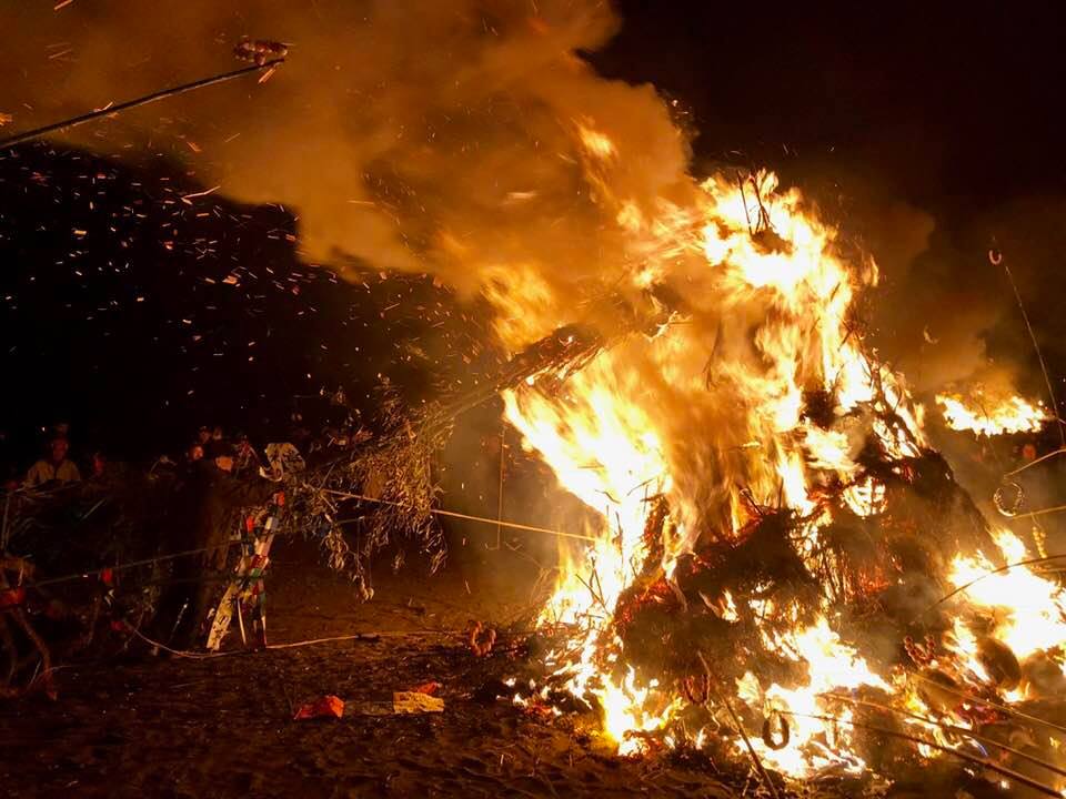 19年情報追記 国指定の400年続く火祭 大磯の左義長のスケールがでかい オマツリジャパン 毎日 祭日