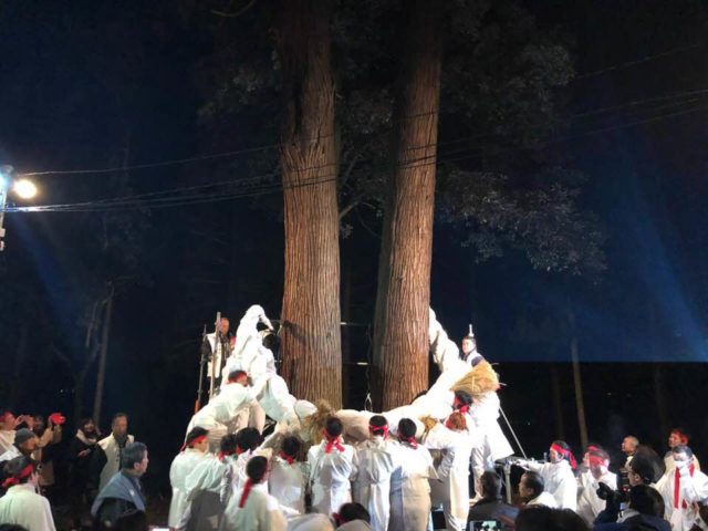 42歳厄年男衆による壮大な厄除け 蔵王町の刈田嶺神社暁祭り オマツリジャパン 毎日 祭日