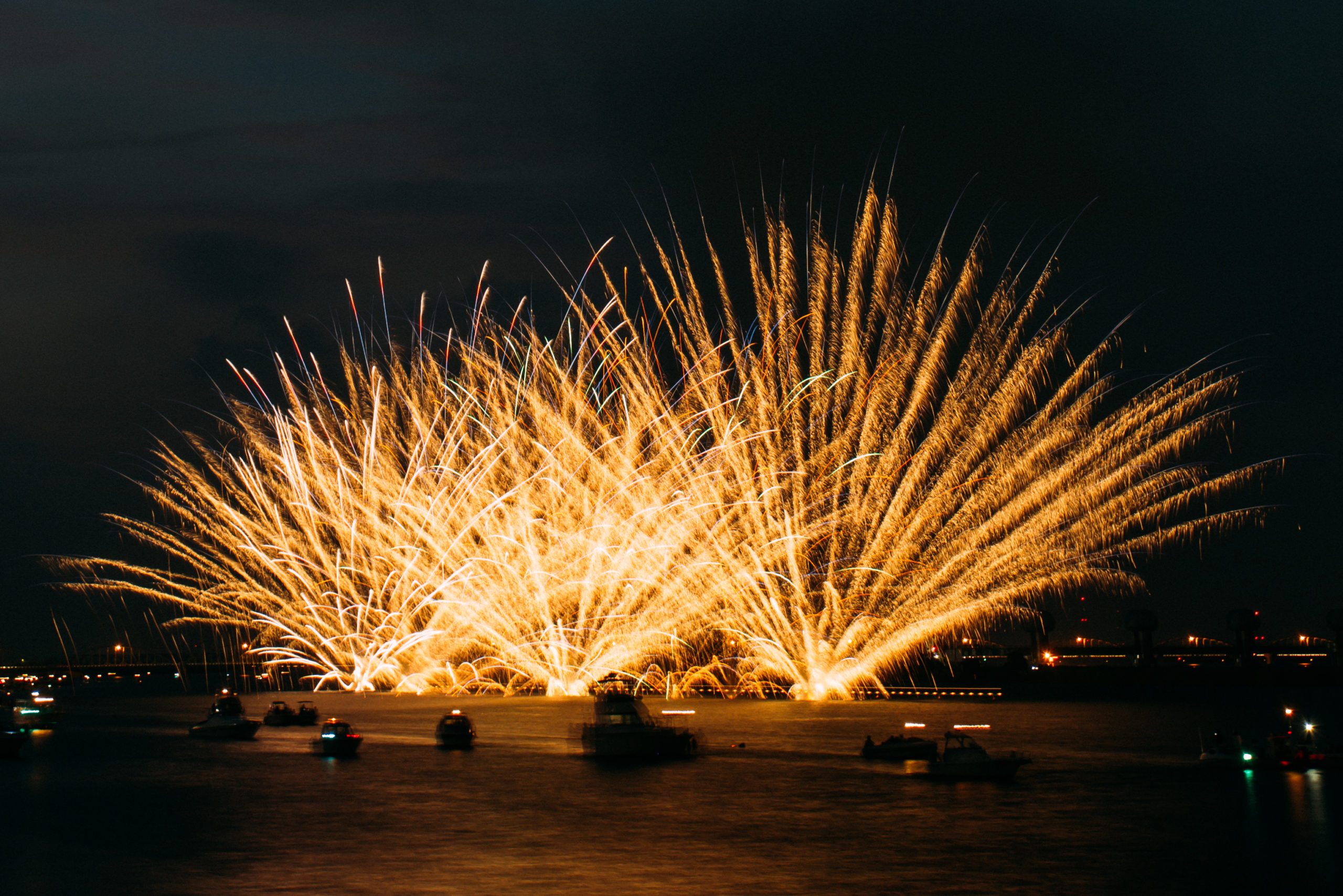 平成最後の晩秋に夜空を彩る花火 台風に負けないで オマツリジャパン 毎日 祭日