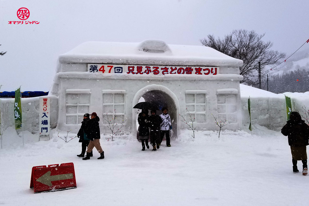 只見ふるさとの雪まつりをレポート 雪を見るたび 来たくなる 幻想的な大雪像と花火のコラボレーション オマツリジャパン 毎日 祭日