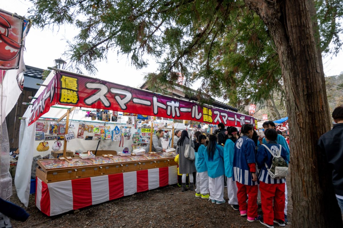 巨大な山車が町内を練り歩く 近江八幡の 左義長まつり をレポート オマツリジャパン 毎日 祭日