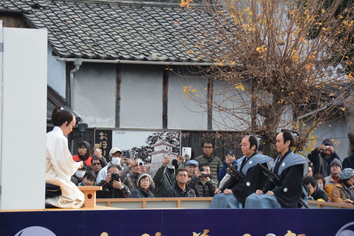 赤穂義士祭 100年を超えて開催され続ける祭の歴史的背景を元禄絵巻で物語る 忠臣蔵名場面の山車 オマツリジャパン 毎日 祭日