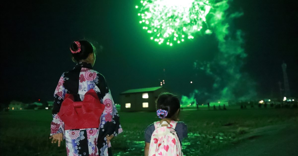 浴衣で行きたくなる花火大会5選！浴衣での鑑賞が楽しくなるサービス ...