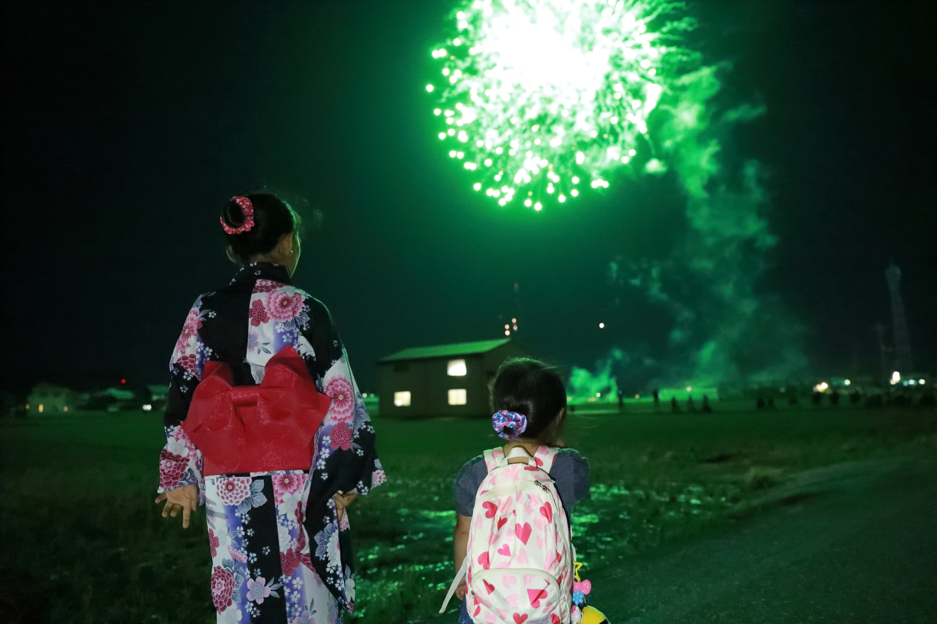 浴衣で行きたくなる花火大会5選！浴衣での鑑賞が楽しくなるサービス