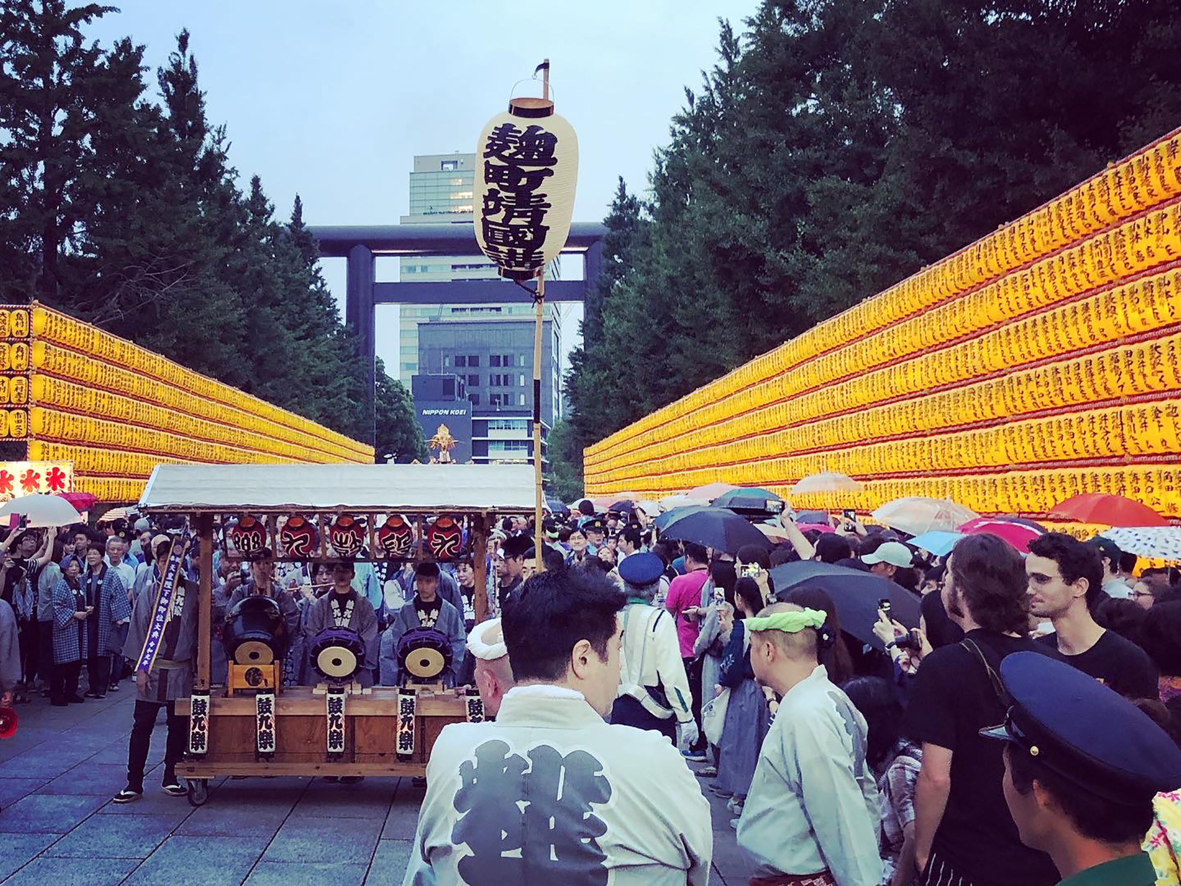 みたままつり納涼民踊のつどい 靖国神社に集い踊る 東京を代表する盆踊り オマツリジャパン 毎日 祭日