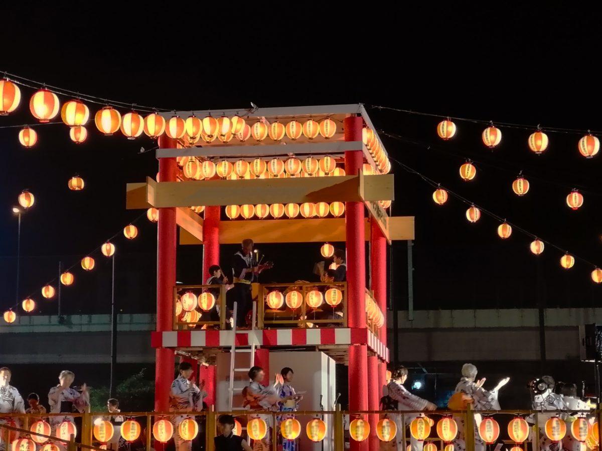 盆踊りとは 由来や歴史 代表曲をご紹介 オマツリジャパン 毎日 祭日