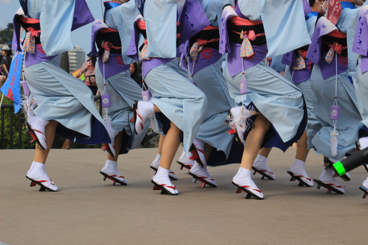 阿波踊りの舞台裏 知りたい 足袋と下駄 踊る阿呆のリアルな足元事情 オマツリジャパン 毎日 祭日