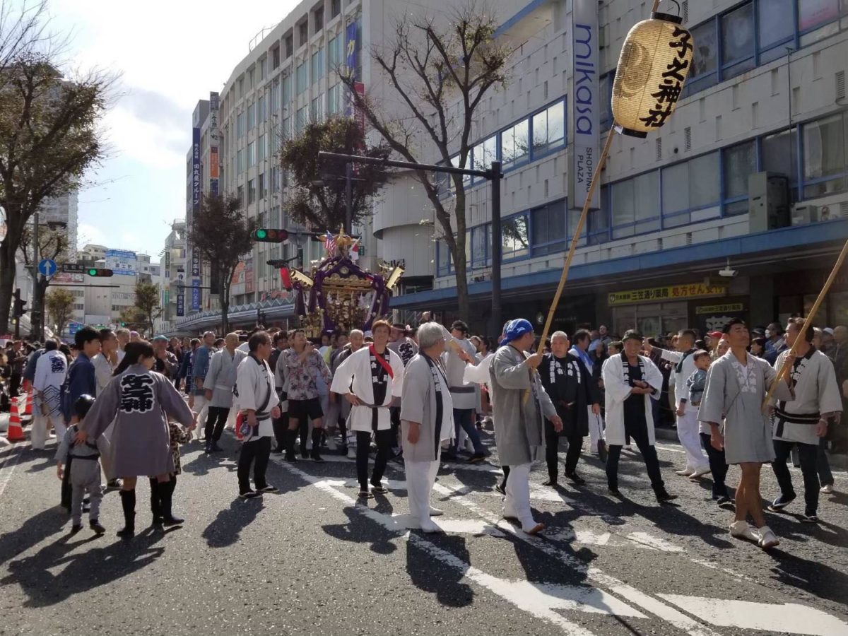 よこすかみこしパレードは日米合同 見どころをご紹介します オマツリジャパン 毎日 祭日