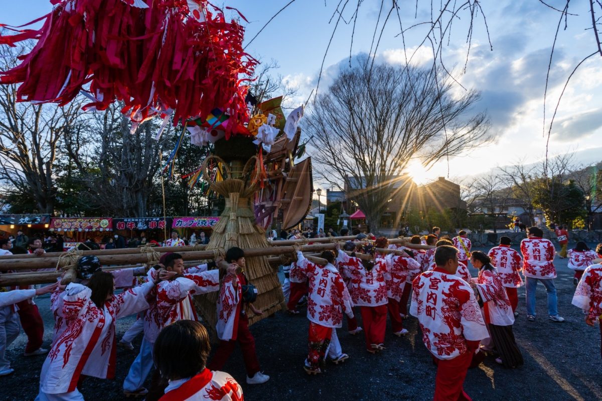 左義長まつり 熱気あふれる近江商人の町 観光経済新聞 オマツリジャパン 毎日 祭日