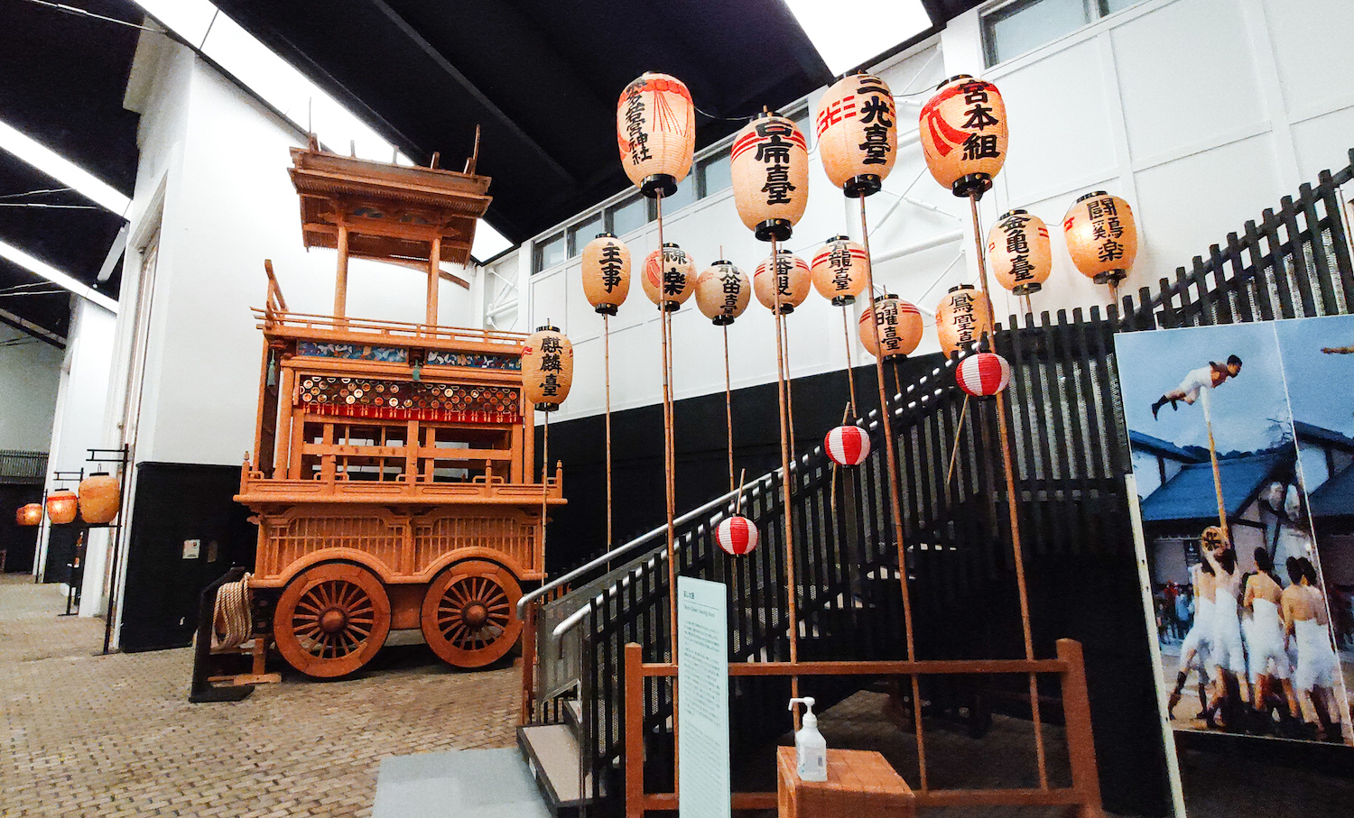 迫力ある屋台や起こし太鼓！飛騨古川まつり会館でお祭り気分を味わう