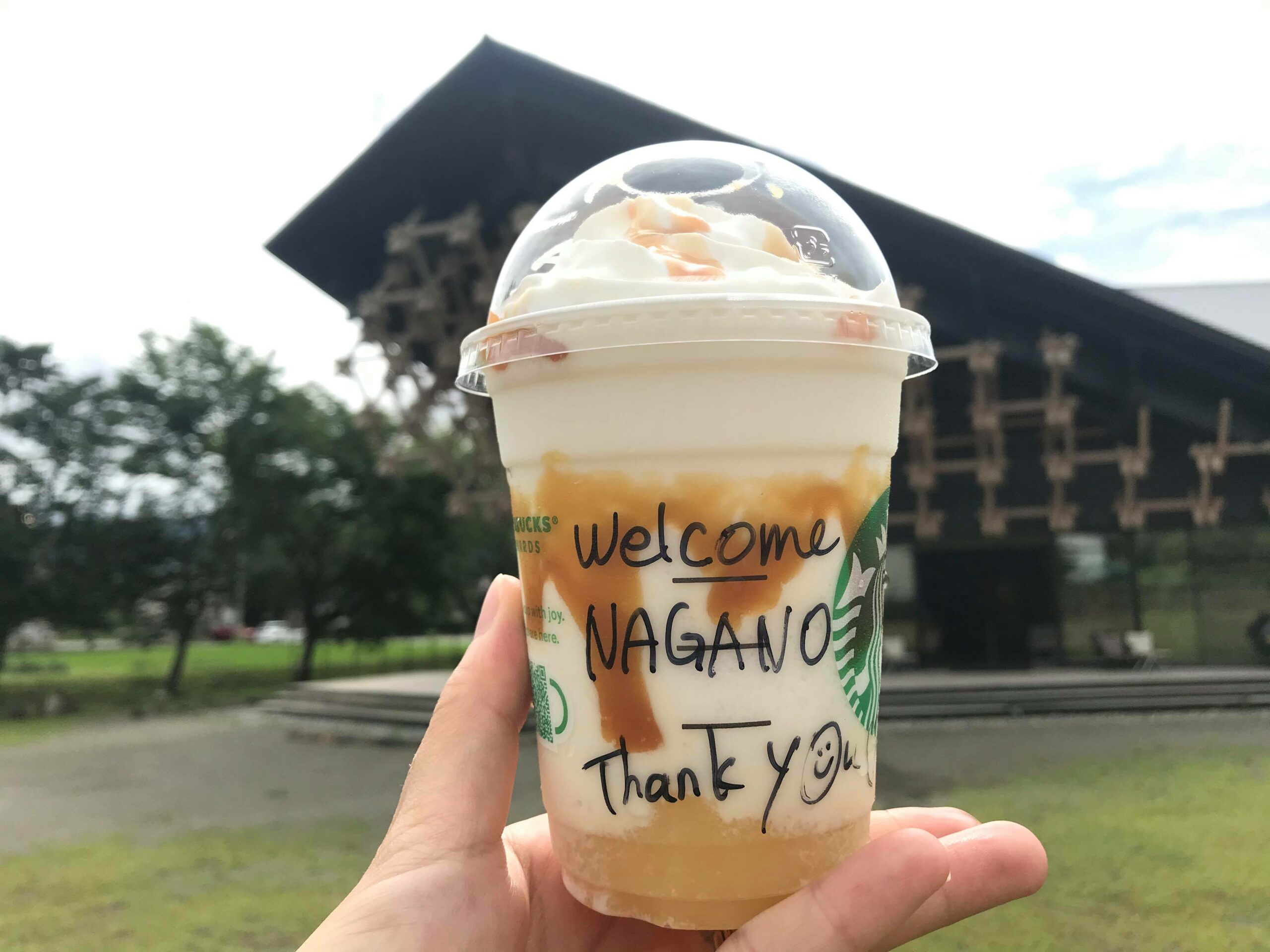 これは映える 絶景で話題のスタバで 長野県限定ご当地フラペチーノ実食 オマツリジャパン あなたと祭りをつなげるメディア