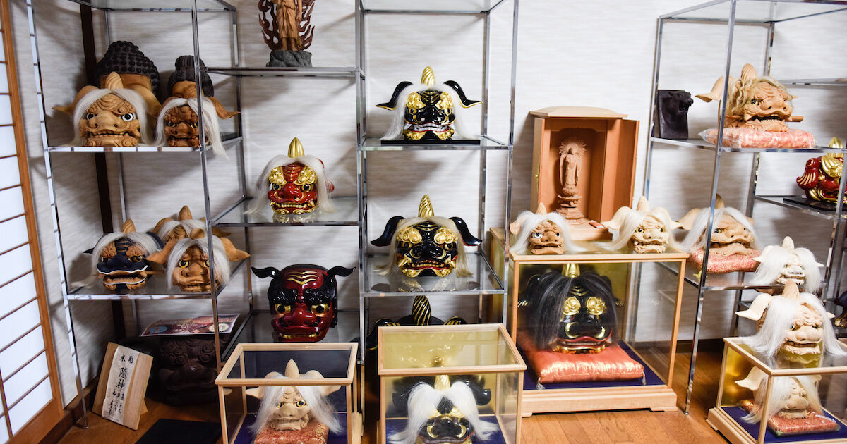 獅子頭ってどう作るの?木彫りが盛んな富山県・井波で工房や 獅子頭ってどう作るの?木彫りが盛んな富山県・井波で工房や