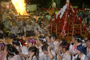 湯河原温泉湯かけまつり