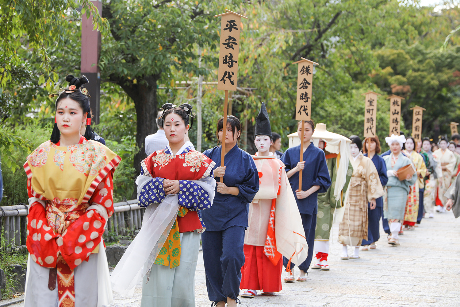 古墳時代～現代まで！美しい日本髪を当時の衣装とともに堪能できる「櫛