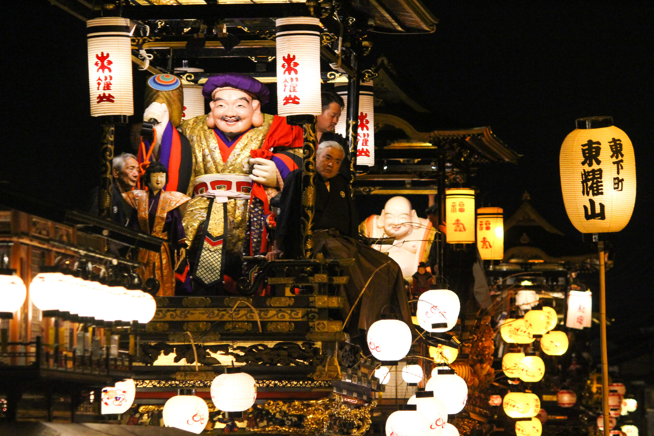 城端曳山祭が4年ぶり通常開催！越中の小京都を飾る提灯山。大回転する引き返しは必見｜株式会社オマツリジャパン
