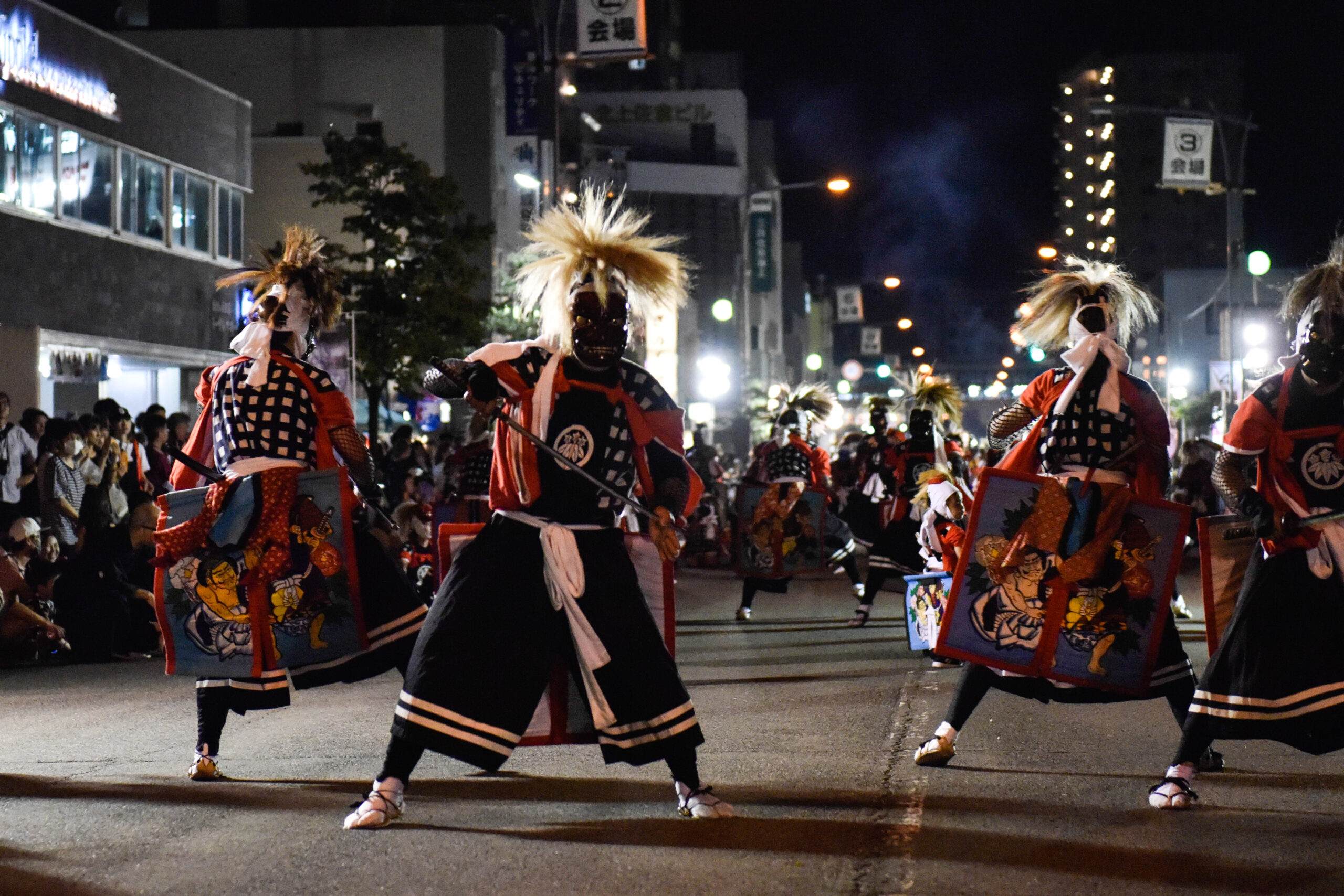 北上・みちのく芸能まつりに100団体以上が集結！鬼剣舞、鹿踊、権現舞 