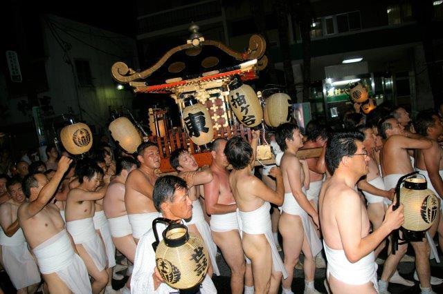 大宮の祇園夏祭り　勇壮な裸神輿