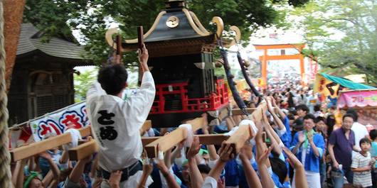 津島神社境内