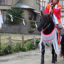 室生神社例大祭　花車。神輿巡行と800年の歴史のある流鏑馬神事