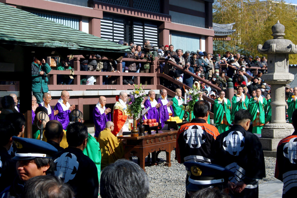 西新井大師 總持寺 だるま供養 22年 だるま供養会 は実施されますが感染対策の為 ご参列 ご見学は一切できません 節分会の豆撒き は中止 要facebookページ確認 の写真 オマツリジャパン あなたと祭りをつなげるメディア