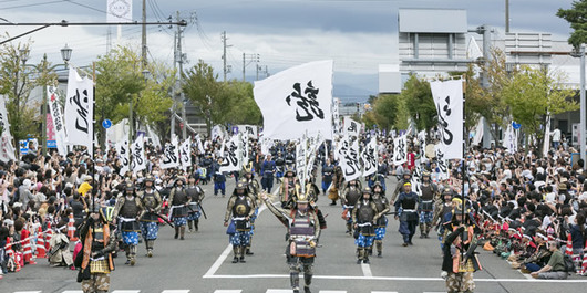 謙信公祭　甲冑行列