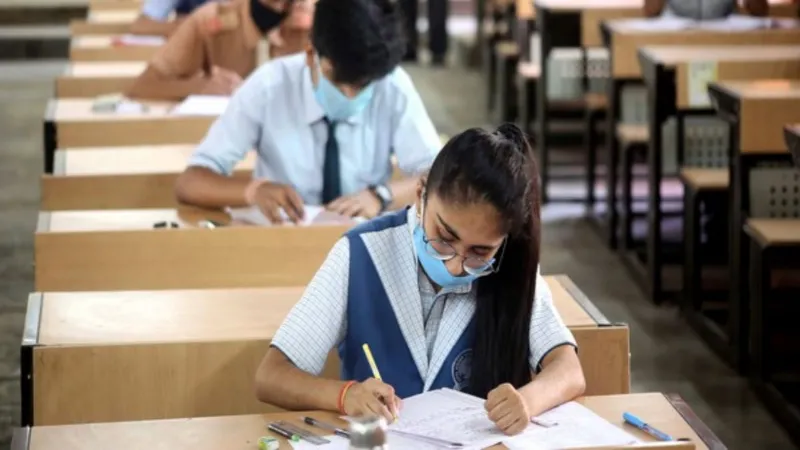 CBSE Board Exam 2026: 10वीं–12वीं की बदली गई परीक्षा तारीखें जारी, 3 मार्च वाले पेपर अब इन दिनों होंगे