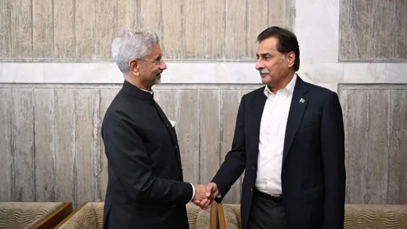 जयशंकर से हैंडशेक करने के बाद इतराने लगे पाकिस्तान असेंबली के स्पीकर, कहा- 'वे खुद चलकर मेरे पास...'