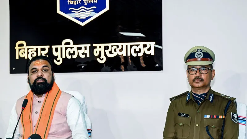 Bihar relief from visiting police stations DGP issued helpline number to complain