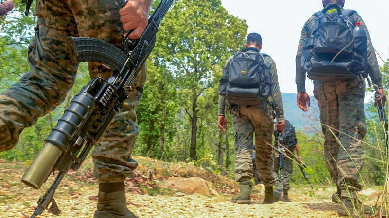 मोस्ट वांटेड नक्सली देवा ने 20 साथियों के साथ किया सरेंडर, सुरक्षाबलों ने 14 को किया ढेर, सर्चिंग जारी