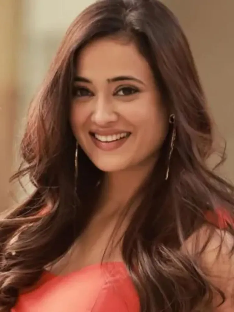 श्वेता तिवारी का रेड हॉट फोटोशूट ने बढ़ाई फैंस की धड़कनें, 2026 का पहला लुक VIRAL