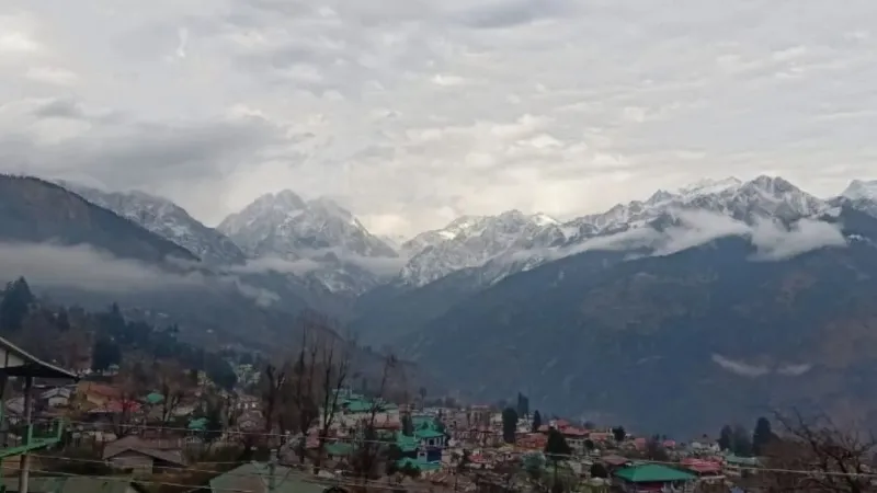 Cold wave hits Uttarakhand yellow alert issued in Dehradun and 5 districts